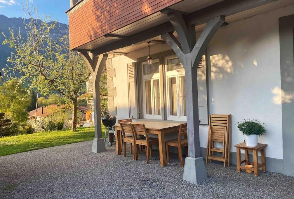 Chalet Mignon - Your Vacation Oasis At Lake Brienz Bönigen Exteriör bild